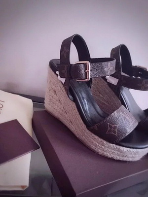 LV Sandals Women--003